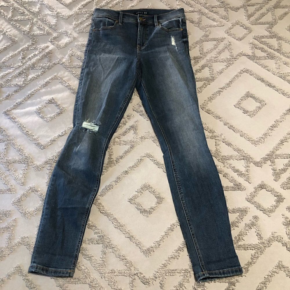 Level 99 distressed high rise skinny jeans size 28